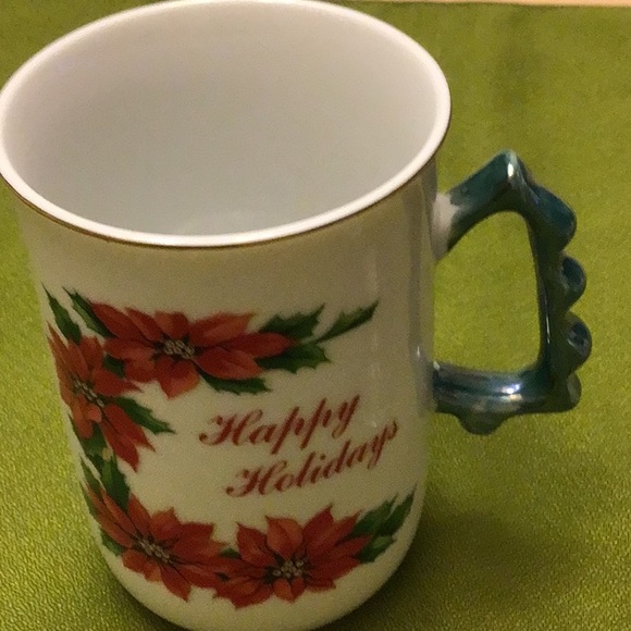 ☘️2 for $10 Sale☘️Mugs glass and porcelain, holiday set, very nice, etc - Picture 2 of 8